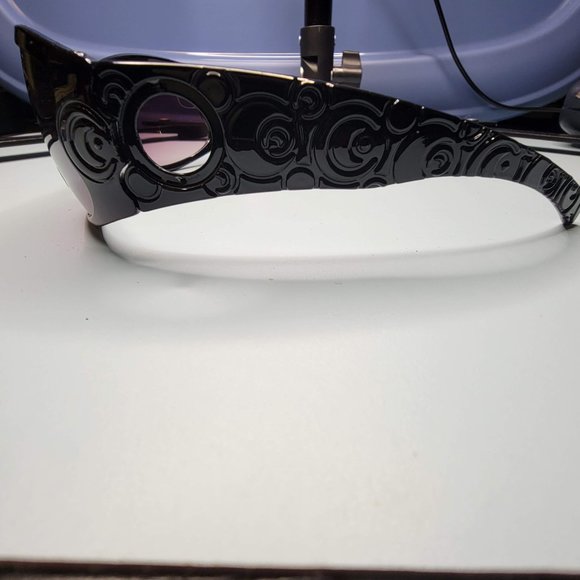 Various pairs of sunglasses - Picture 2 of 6